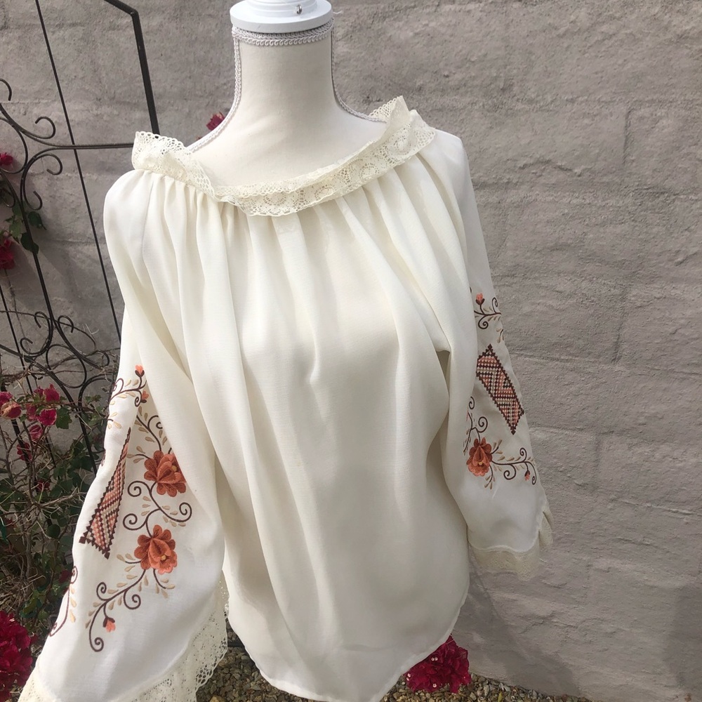 vintage (?) bohemian western Lace floral embroidered bell sleeve shirt - Picture 7 of 14